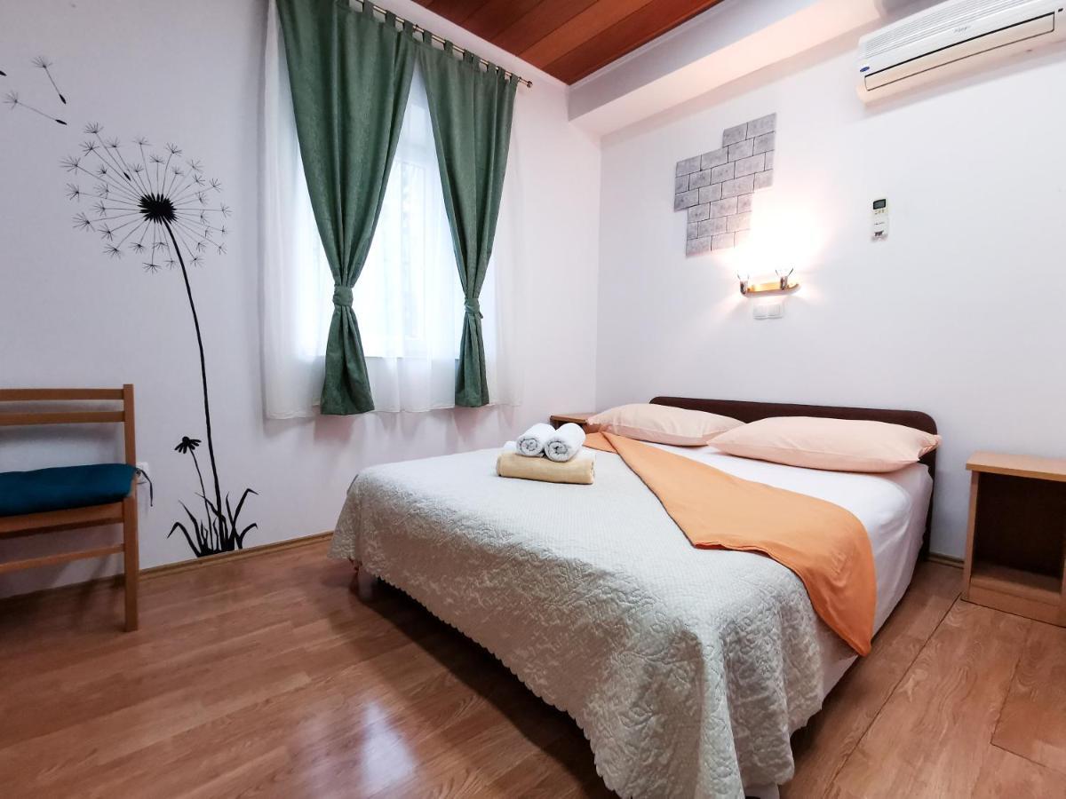 Guest House Il Giardino Duplancic Split Exterior foto